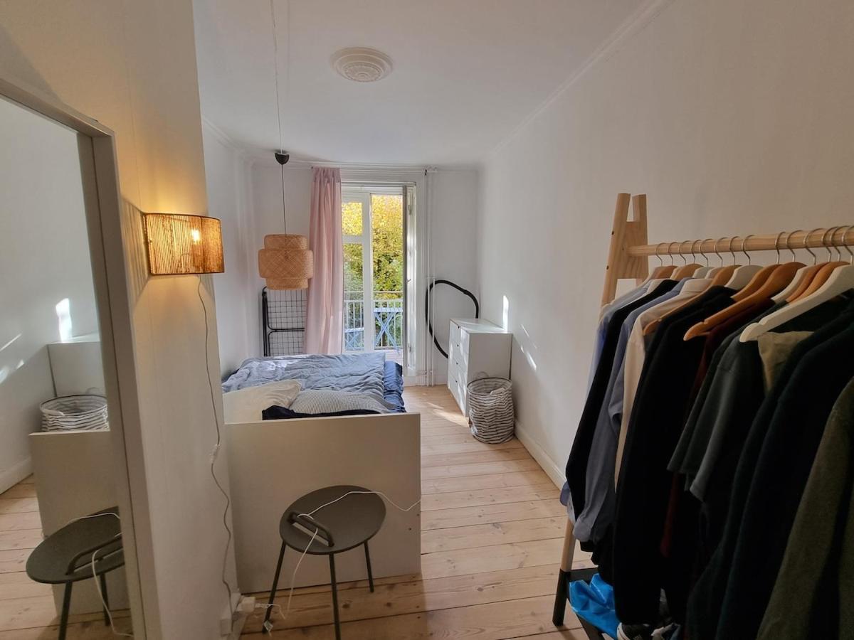 Apartment Cute In Hip Neighbourhood! *